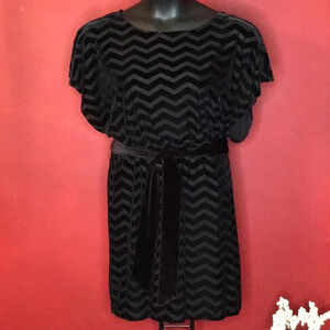 WHITE HOUSE BLACK MARKET VELVET DRESS SIZE S